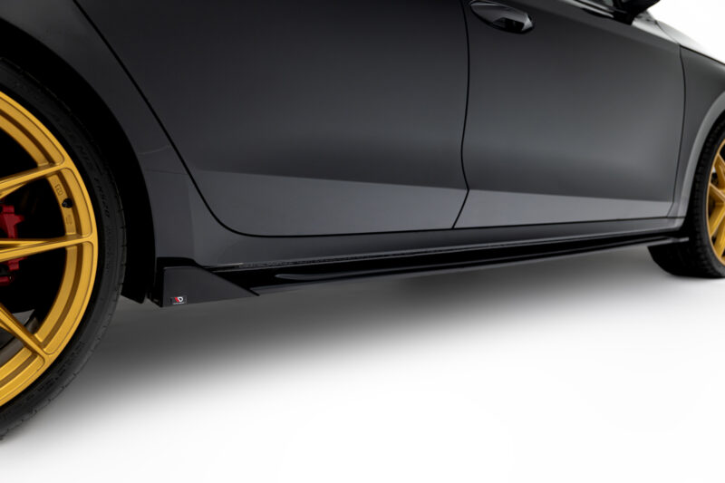 pol_po_Side-Skirts-Diffusers-V-4-Skoda-Octavia-RS-Liftback-Combi-Mk4-Facelift-22641_3jpg - OPSHOLDERS
