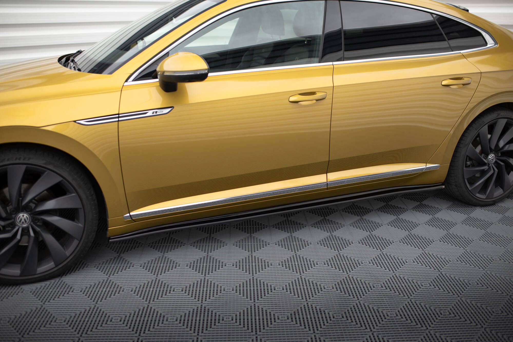 pol_po_Side-Skirts-Diffusers-Volkswagen-Arteon-R-Line-Sedan-Shooting-Brake-Mk1-326_3jpg - OPSHOLDERS