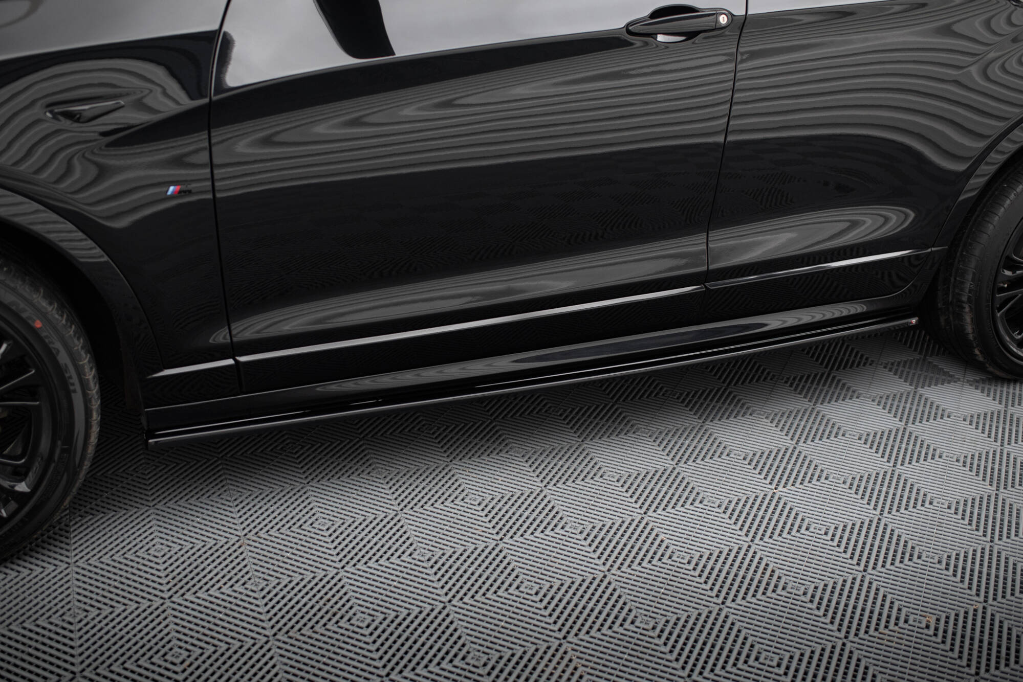 pol_po_Side-Skirts-Diffusers-for-BMW-X4-M-Pack-F26-131_3jpg - OPSHOLDERS