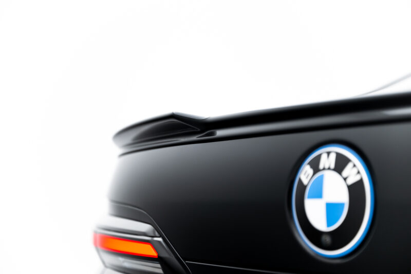 pol_po_Spoiler-Cap-3D-V-2-BMW-7-M-Pack-M760e-i7-M-Pack-G70-23671_2jpg - OPSHOLDERS