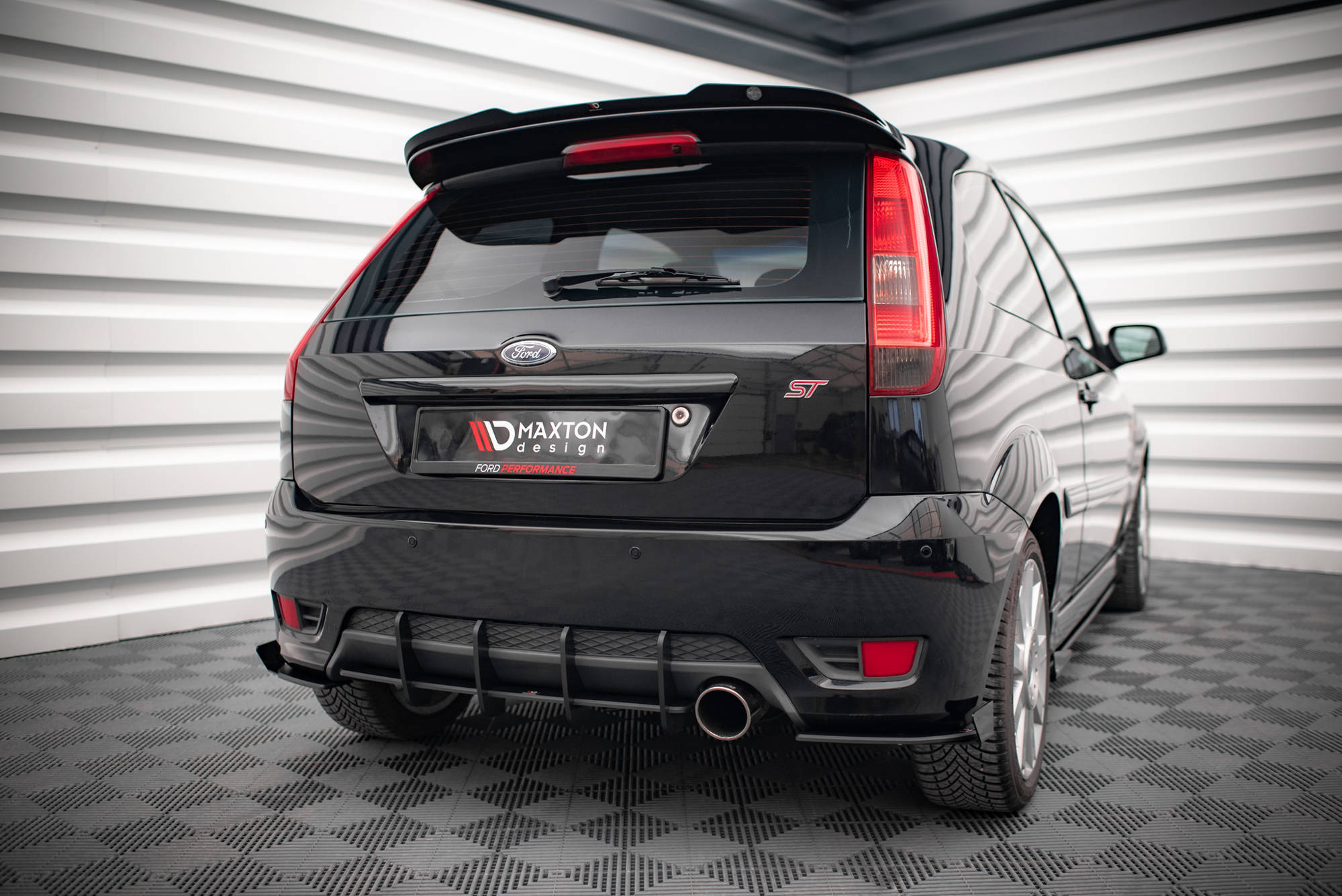 pol_po_Street-Pro-Rear-Diffuser-Ford-Fiesta-ST-Mk6-16851_4jpg - OPSHOLDERS