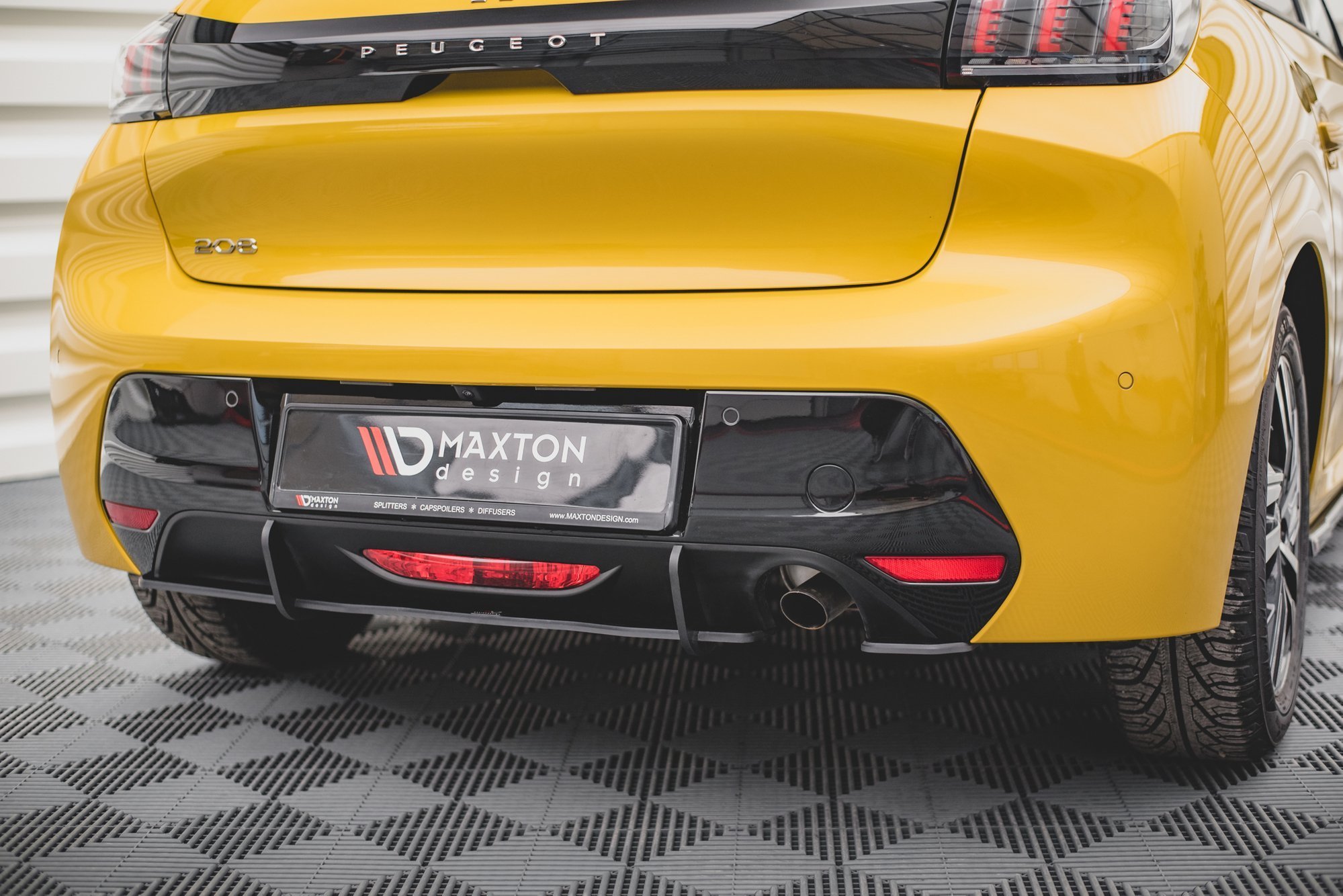 pol_po_Street-Pro-Rear-Diffuser-Peugeot-208-Mk2-12581_5jpg - OPSHOLDERS