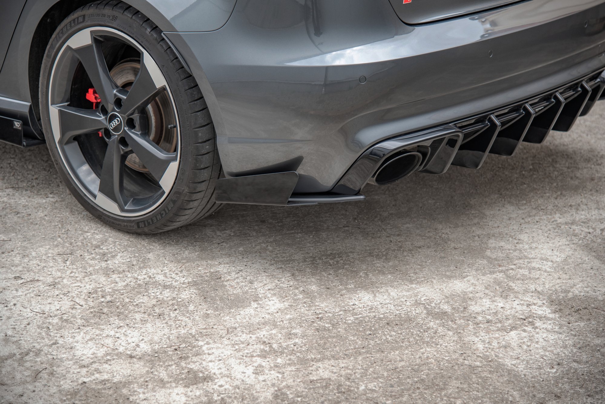 pol_po_Street-Pro-Rear-Side-Splitters-Flaps-Audi-RS3-8V-Sportback-10123_3jpg - OPSHOLDERS