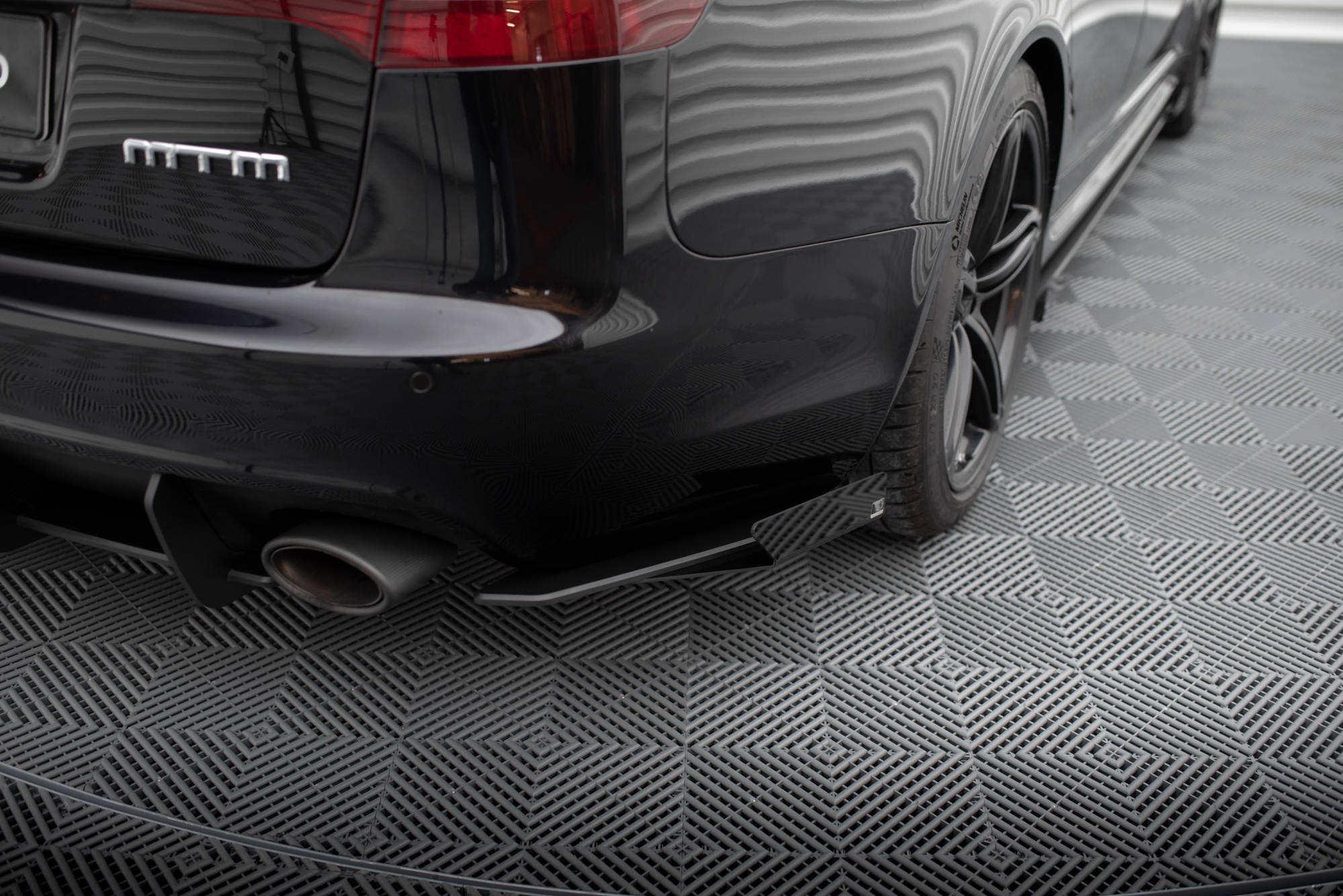pol_po_Street-Pro-Rear-Side-Splitters-Flaps-Audi-RS6-Avant-C6-18425_5jpg - OPSHOLDERS
