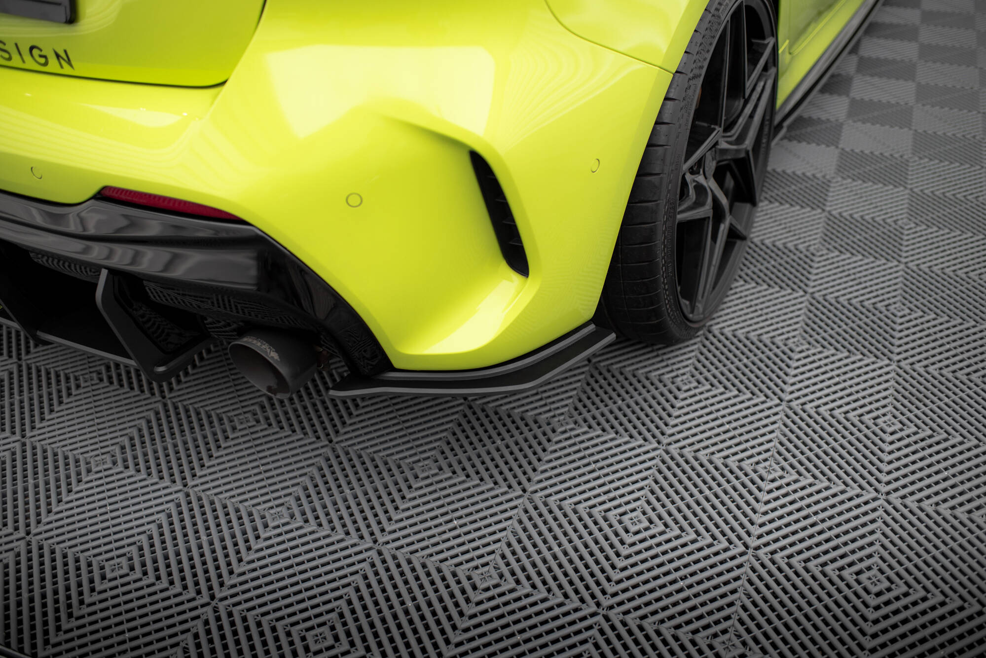 pol_po_Street-Pro-Rear-Side-Splitters-V-1-BMW-1-F40-M-Pack-M135i-19971_3jpg - OPSHOLDERS
