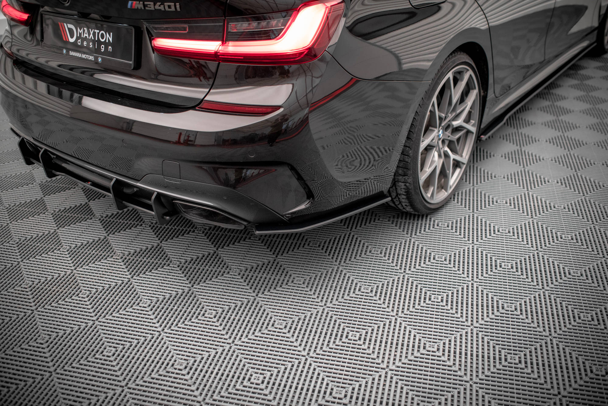 pol_po_Street-Pro-Rear-Side-Splitters-V-1-BMW-M340i-G20-G21-16532_2jpg - OPSHOLDERS