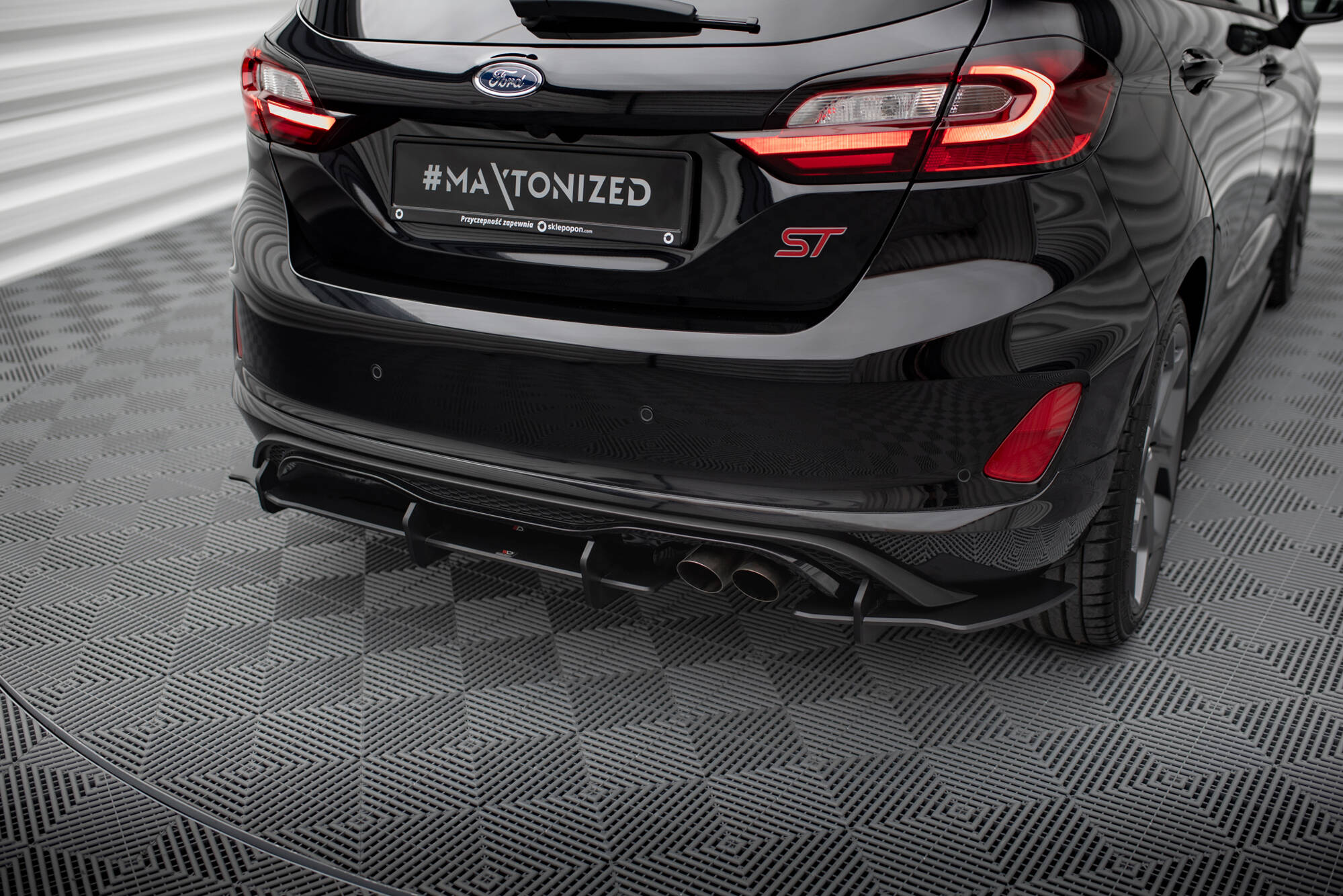 pol_po_Street-Pro-Rear-Valance-Ford-Fiesta-Mk8-ST-10718_3jpg - OPSHOLDERS