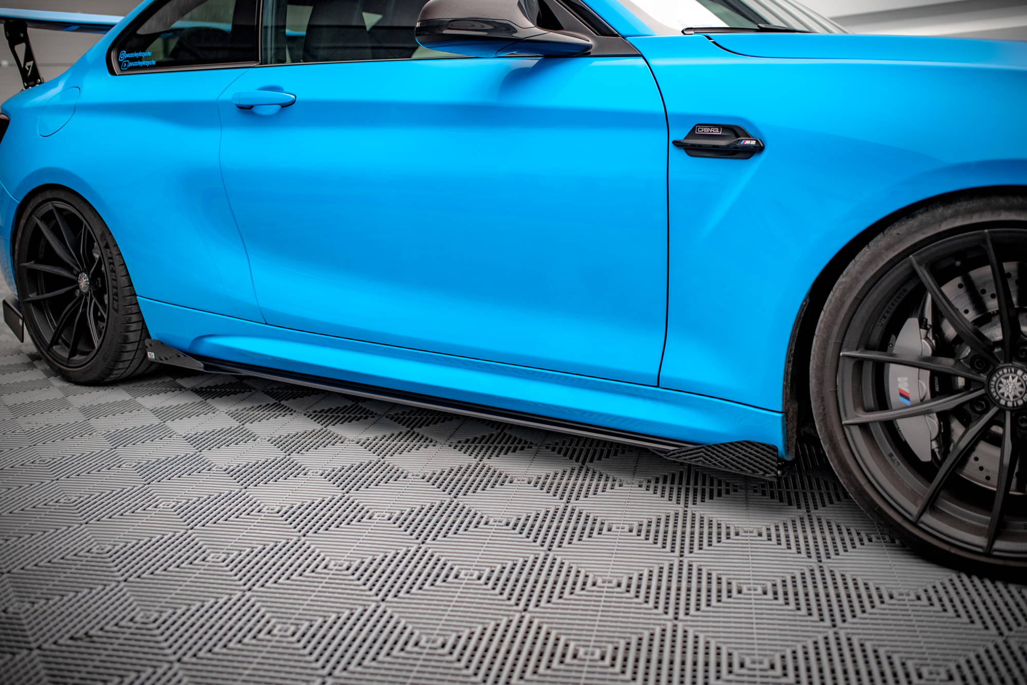 pol_po_Street-Pro-Side-Skirts-Diffusers-Flaps-BMW-M2-F87-14811_4jpg - OPSHOLDERS