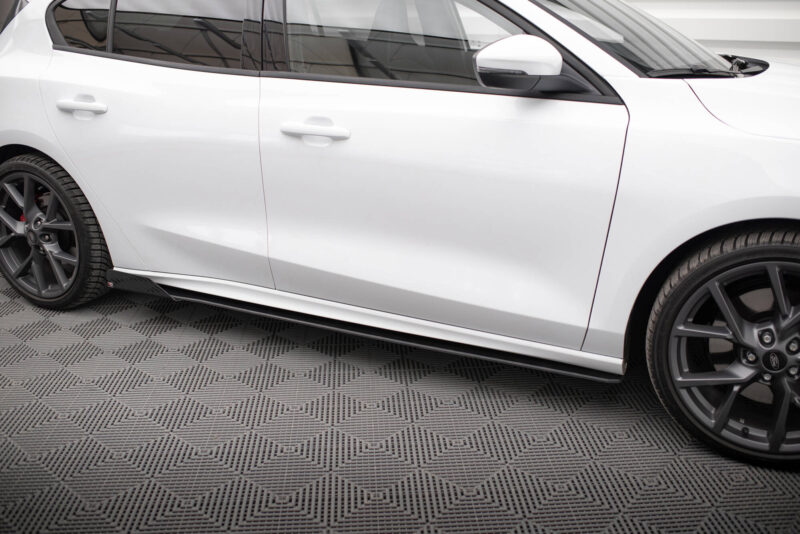 pol_po_Street-Pro-Side-Skirts-Diffusers-Flaps-Ford-Focus-ST-ST-Line-Mk4-10046_12jpg - OPSHOLDERS
