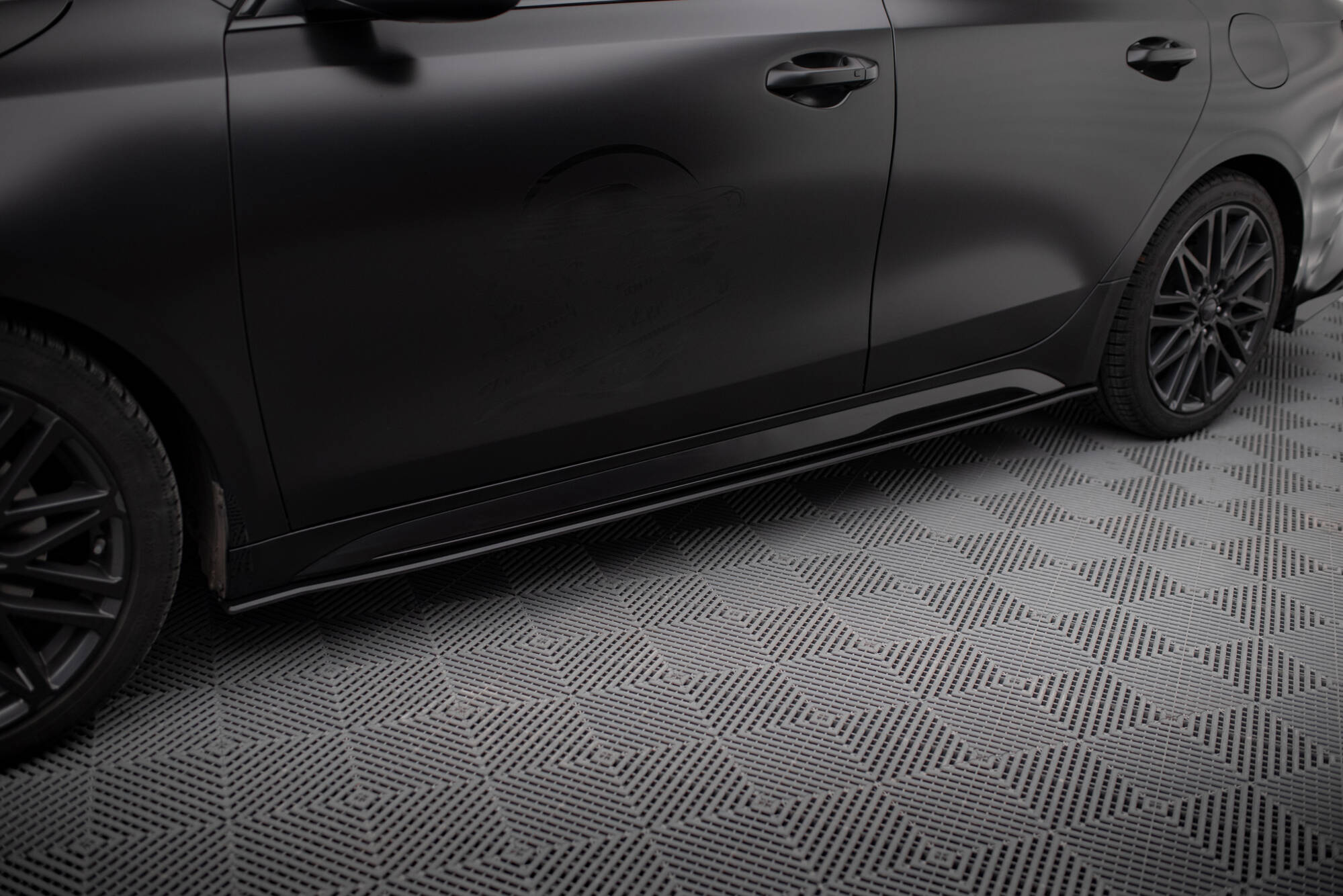 pol_po_Street-Pro-Side-Skirts-Diffusers-Kia-Proceed-GT-GT-Line-Mk1-Facelift-Ceed-GT-Mk3-Facelift-20027_3jpg - OPSHOLDERS