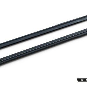 Pair of dark windshield wiper blades laid diagonally on a white background; branding shows Maxton Design in the corner (informative product image).