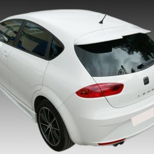 White SEAT Leon hatchback shown from a rear-three-quarter angle with a dark rear window and red taillights.