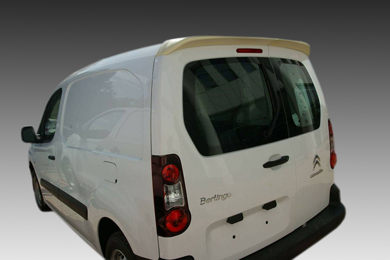 A-430_2jpg - OPSHOLDERS Rear view of a white Citroën Berlingo van with rear window and taillights visible on a gray gradient background