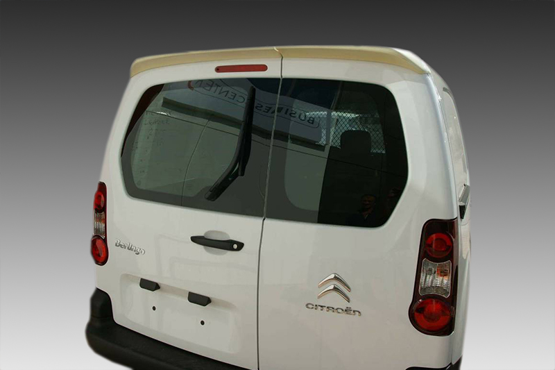 A-430_3jpg - OPSHOLDERS Rear view of a white Citroën Berlingo van with split back doors and vertical taillights