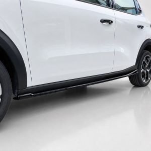 White SUV side view showing a black side running board and stylish alloy wheels