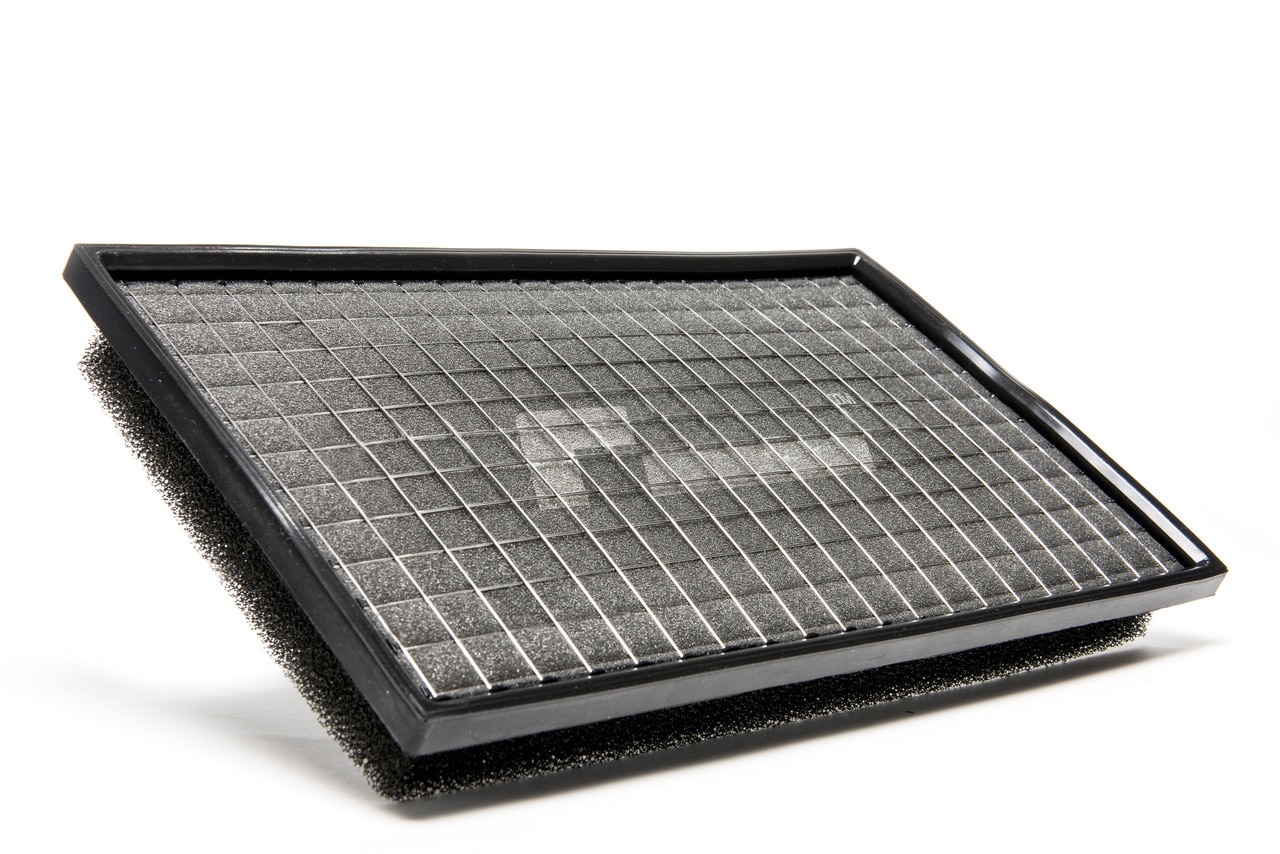 VWR11G701__524201537260372__666931580309808-1jpg - OPSHOLDERS Rectangular air filter with a black foam border and metal grid, photographed on a white background.