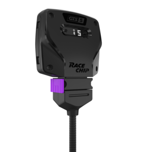 GTS 5_3 - OPSHOLDERS Close-up of a black RaceChip GTS5 device with a digital display showing Bluetooth icon and the number 5, purple mounting clip visible, on a dark background.