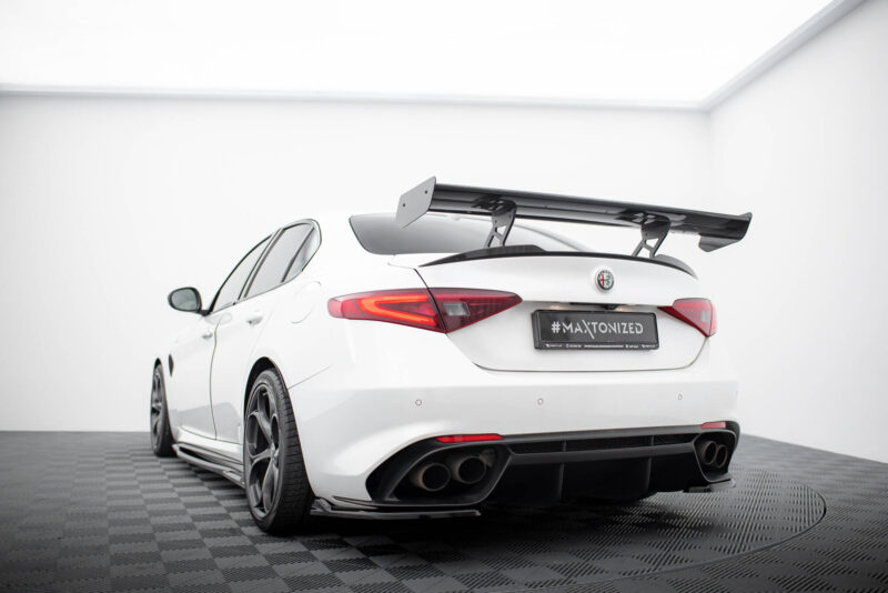 pol_po_Carbon-Spoiler-suitable-for-Alfa-Romeo-Giulia-Quadrifoglio-21085_14jpg - OPSHOLDERS