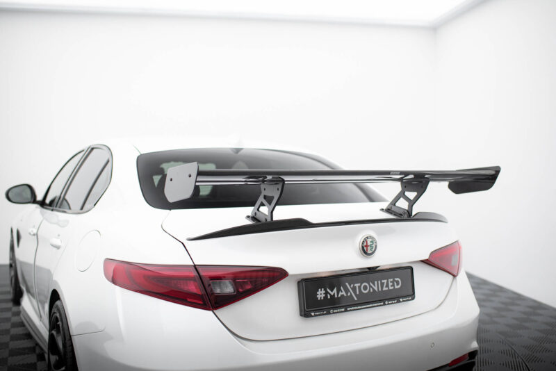 pol_po_Carbon-Spoiler-suitable-for-Alfa-Romeo-Giulia-Quadrifoglio-21085_15jpg - OPSHOLDERS