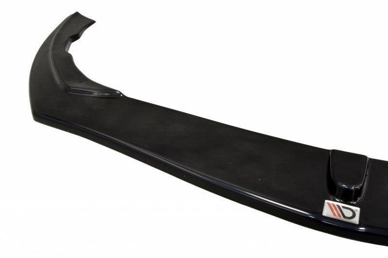 pol_po_Front-Splitter-V-1-suitable-for-Alfa-Romeo-Giulietta-415_6jpg - OPSHOLDERS Black car rear spoiler/wing, low-profile aerodynamic accessory designed to improve downforce at the rear of the vehicle.