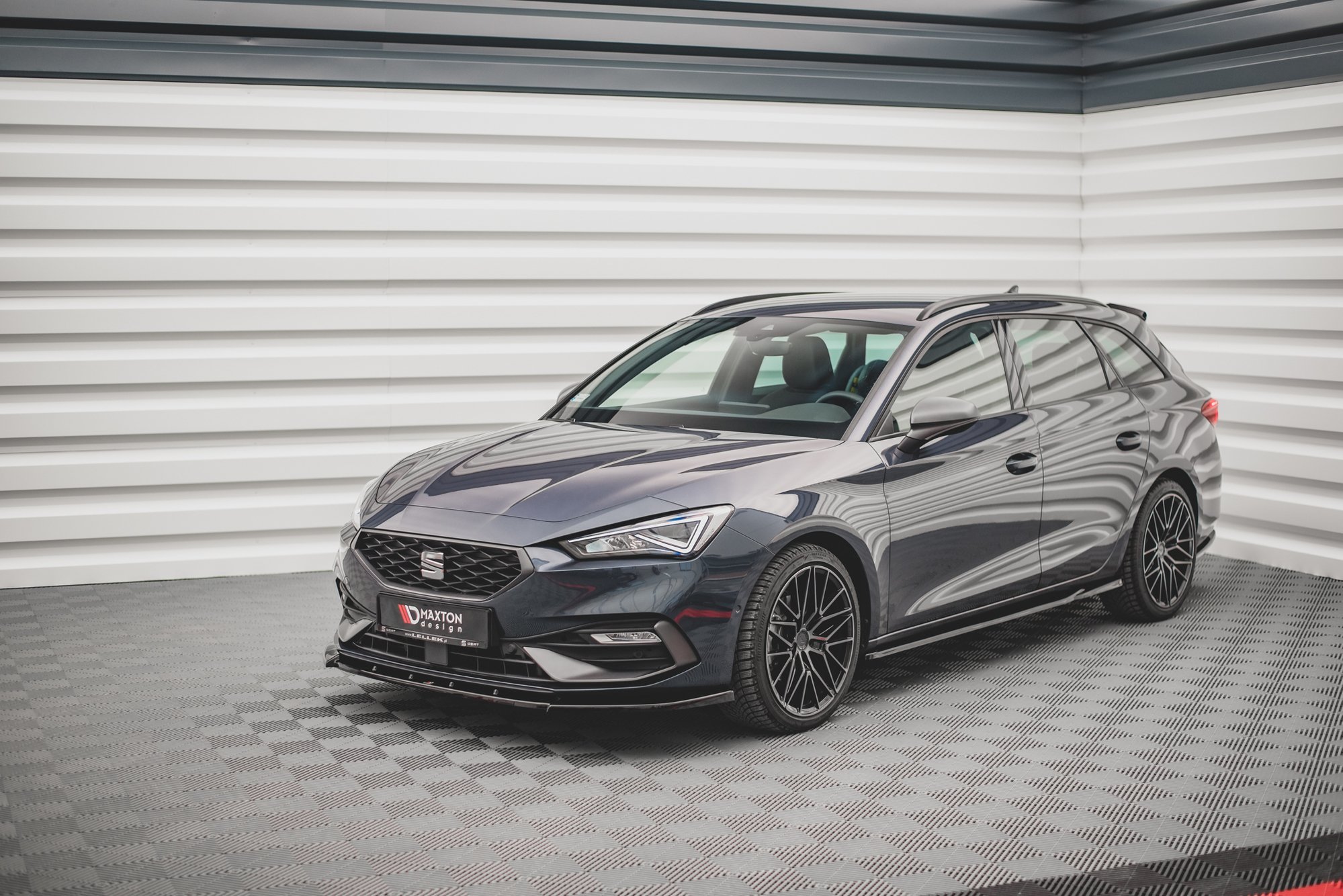 pol_po_Front-Splitter-V-1-suitable-for-Seat-Leon-FR-Mk4-12302_4jpg - OPSHOLDERS