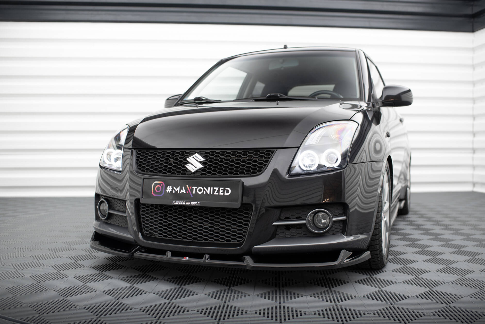 pol_po_Front-Splitter-suitable-for-Suzuki-Swift-Sport-Mk4-19602_4jpg - OPSHOLDERS