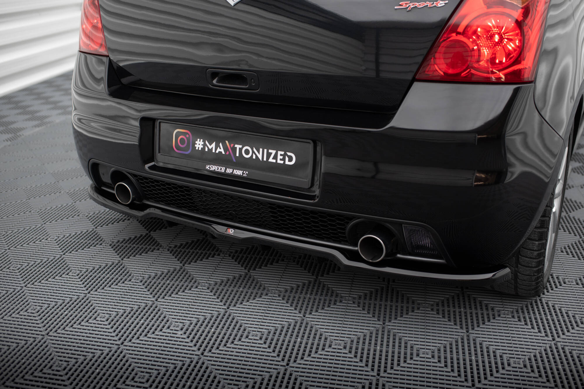 pol_po_Rear-Splitter-with-vertical-bars-suitable-for-Suzuki-Swift-Sport-Mk4-19603_3jpg - OPSHOLDERS
