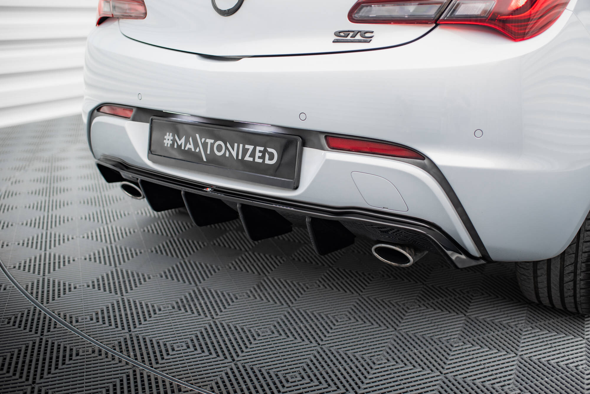 pol_po_Rear-Valance-suitable-for-Opel-Astra-GTC-OPC-Line-J-Version-with-single-exhausts-on-both-sides-20908_4jpg - OPSHOLDERS