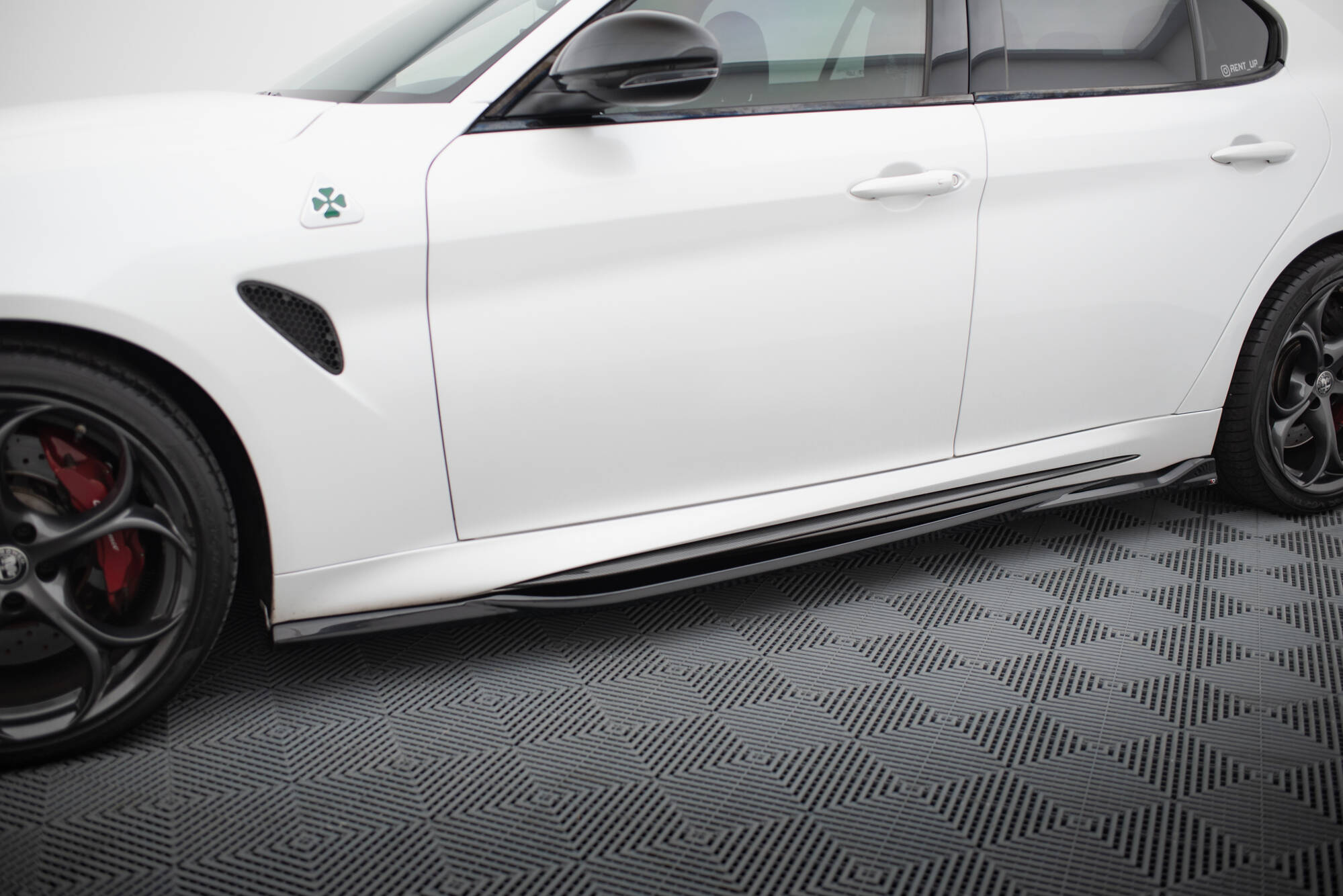 pol_po_Side-Skirts-Diffusers-suitable-for-Alfa-Romeo-Giulia-Quadrifoglio-21051_3jpg - OPSHOLDERS