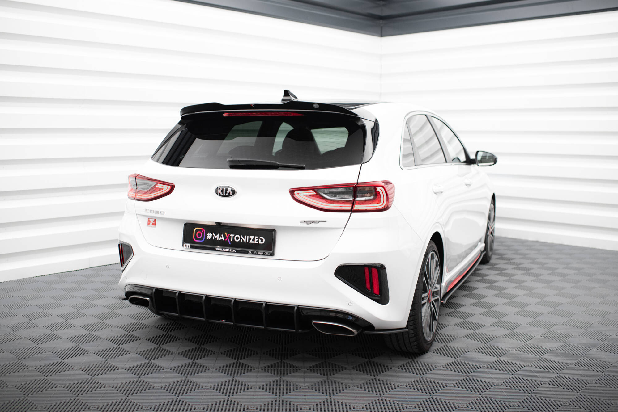 pol_po_Street-Pro-Rear-Diffuser-suitable-for-Kia-Ceed-GT-Mk3-20805_3jpg - OPSHOLDERS
