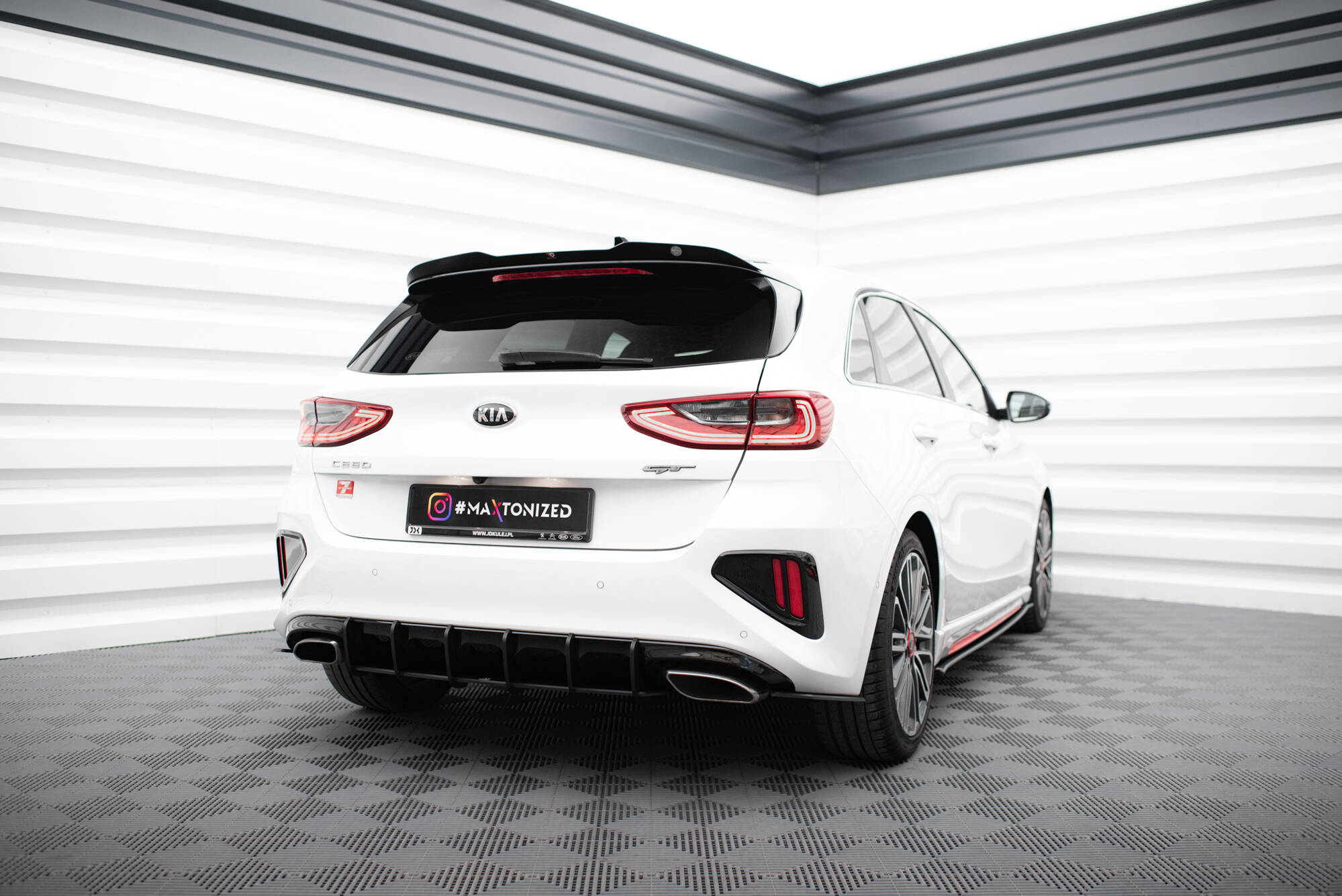 pol_po_Street-Pro-Rear-Diffuser-suitable-for-Kia-Ceed-GT-Mk3-20805_4jpg - OPSHOLDERS
